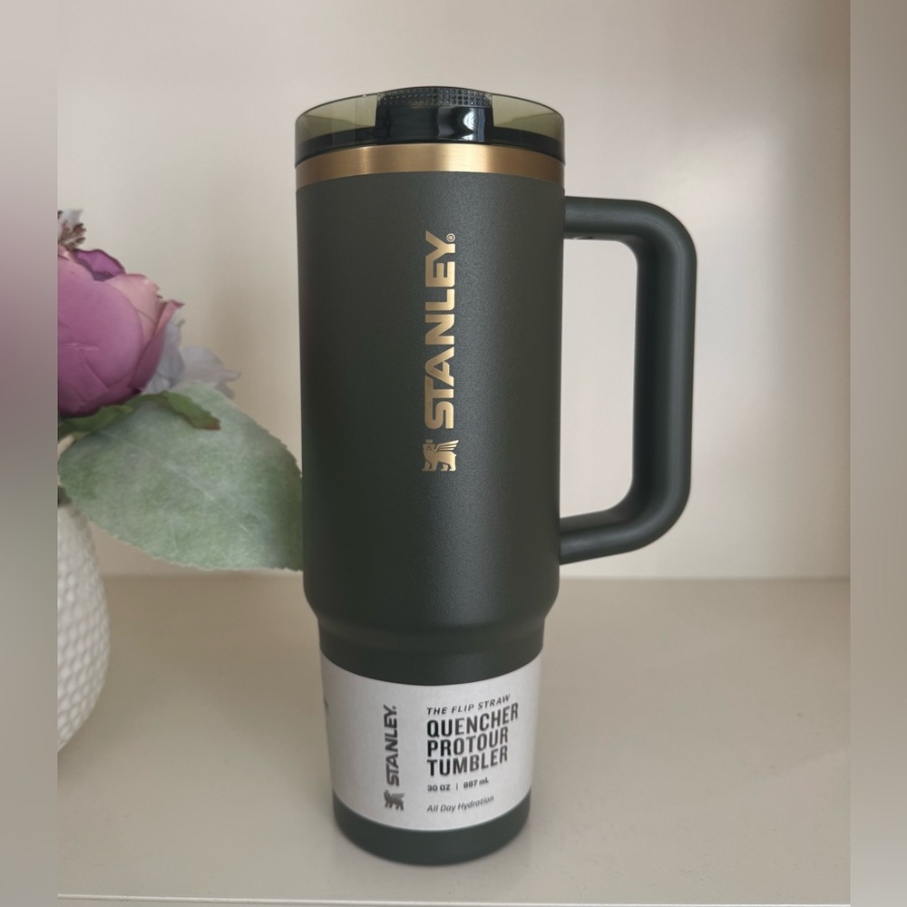 🎉LAST CHANCE🎉Stanley 30oz. Quencher ProTour Flip Straw Tumbler Cypress - Picture 3 of 9